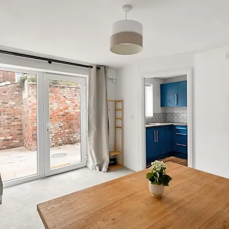 Nyaraló Number Four